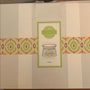 Scentsy love warmer